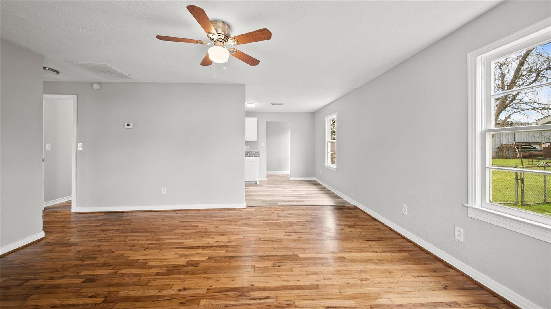 234 E Texas Street, Brazoria, TX 77422 234 E Texas Street, Brazoria, TX 77422