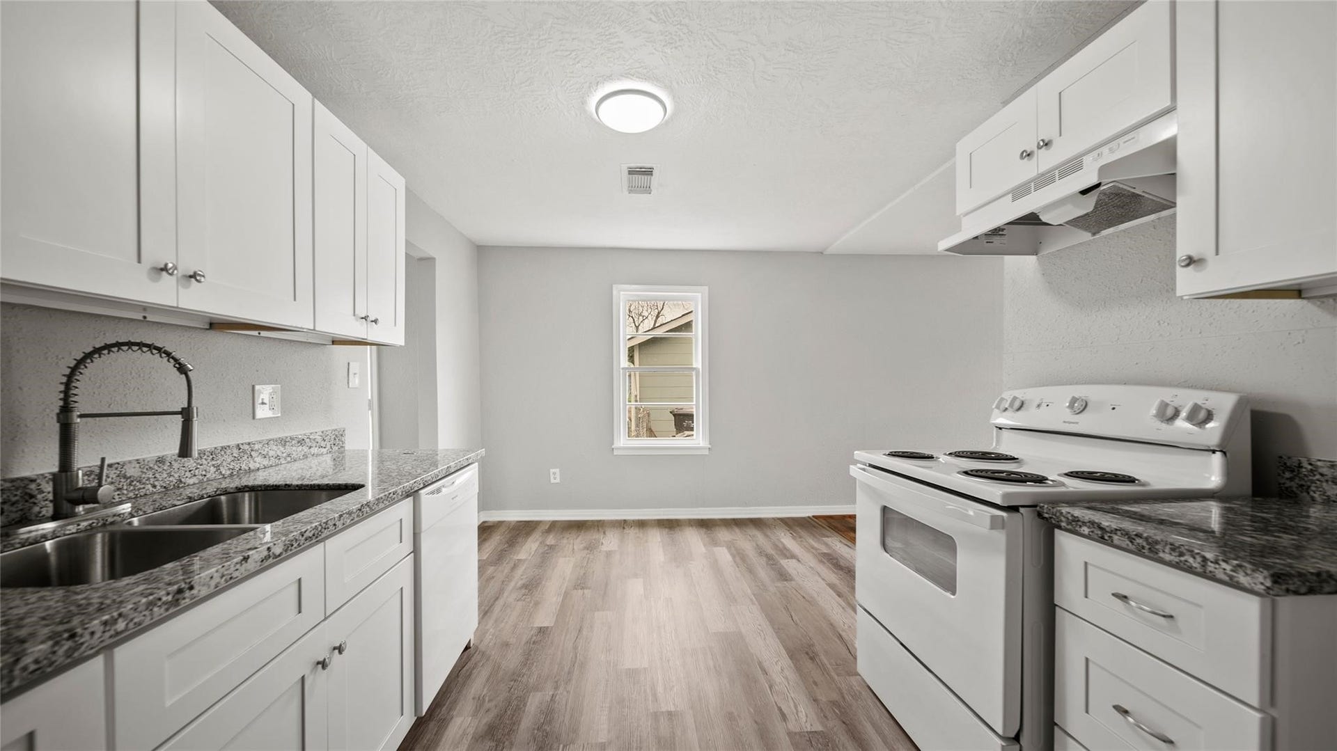 234 E Texas Street, Brazoria, TX 77422 234 E Texas Street, Brazoria, TX 77422