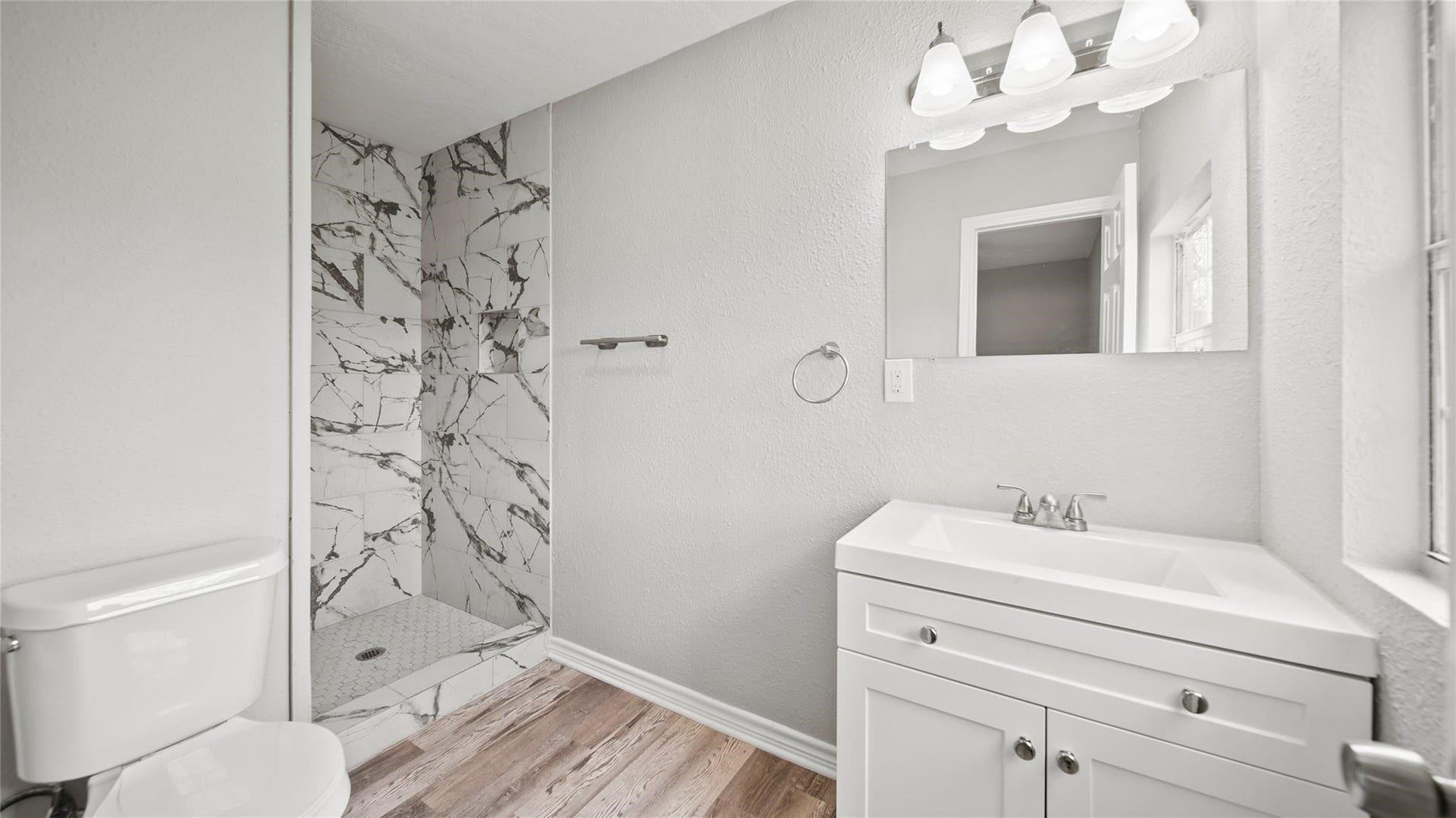 234 E Texas Street, Brazoria, TX 77422 234 E Texas Street, Brazoria, TX 77422