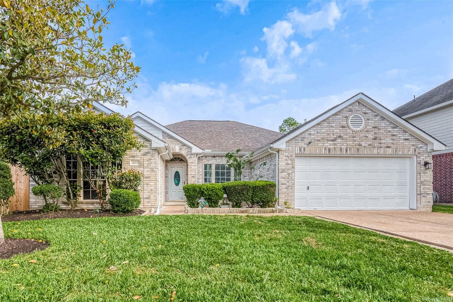 Property photo for 3103 Gatesbury North Drive, Houston, TX