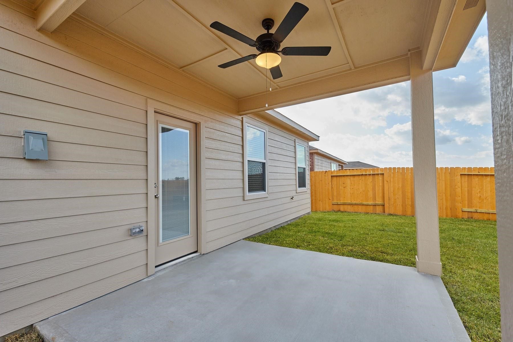 435 Lone Rider Drive, Katy, TX 77493
