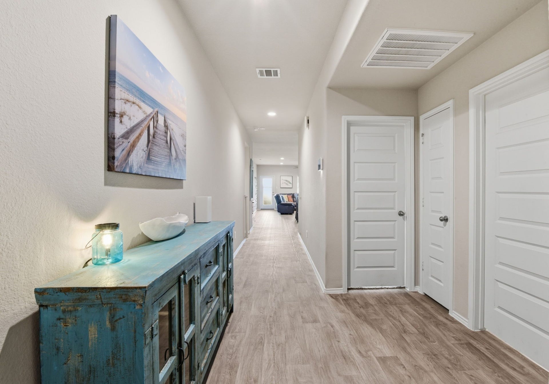 11225 34th Avenue N, Texas City, TX 77591 Welcoming entryway with open-concept layout leading into main living areas.