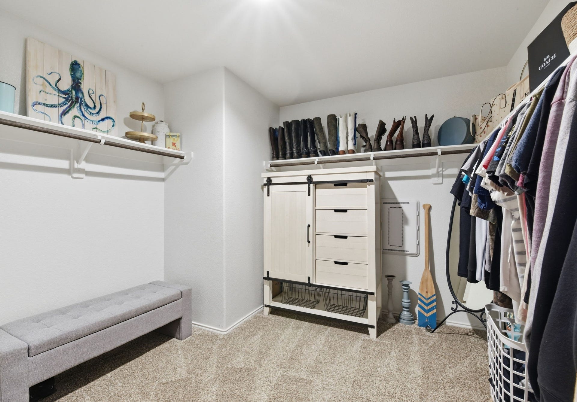 11225 34th Avenue N, Texas City, TX 77591 Large walk-in closet with lots of storage.