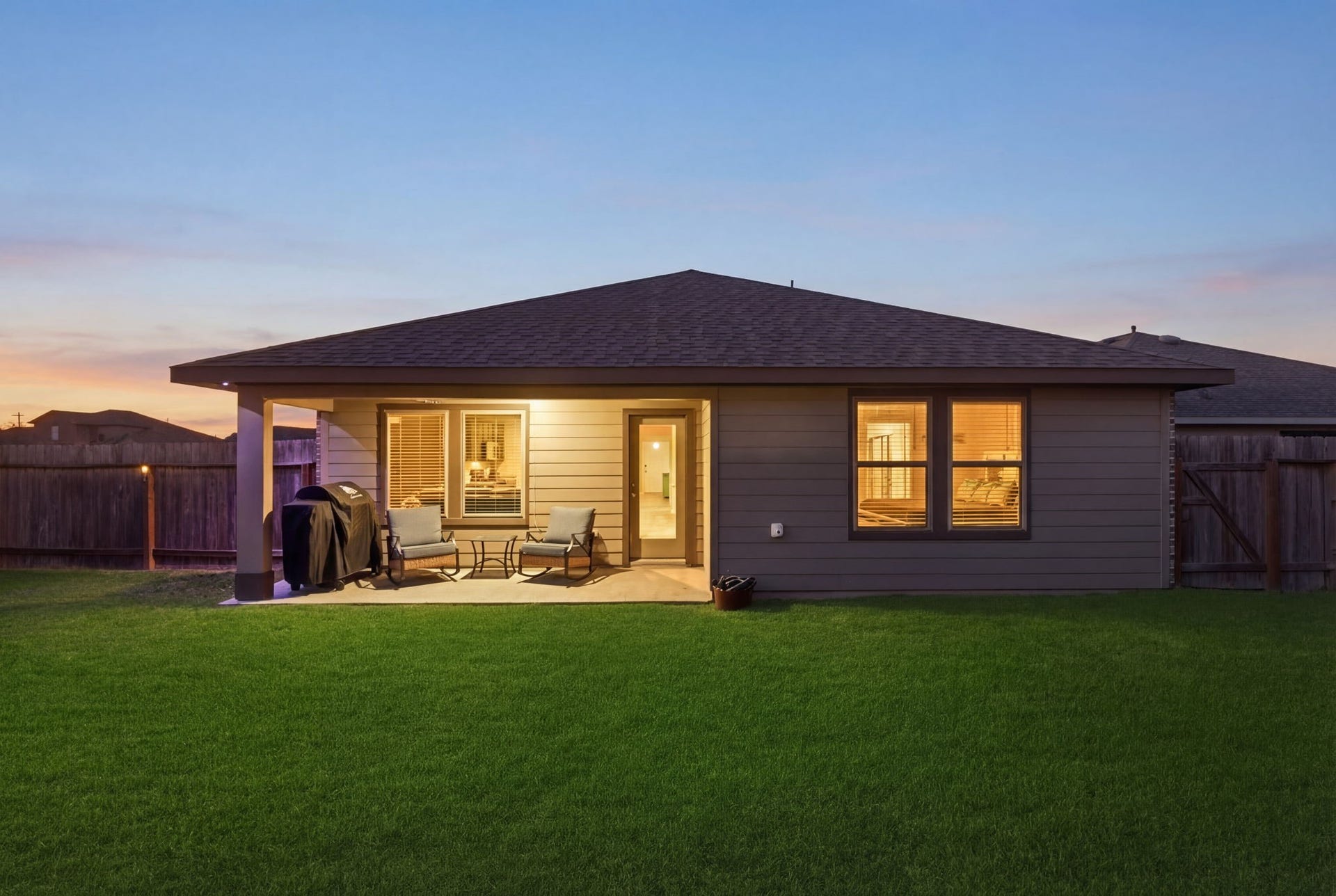 11225 34th Avenue N, Texas City, TX 77591 Ideal outdoor living space for grilling, relaxing, or gatherings.