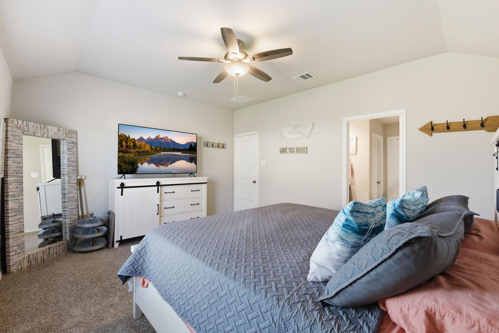 11225 34th Avenue N, Texas City, TX 77591 Comfortable split floor plan for added privacy from secondary bedrooms.