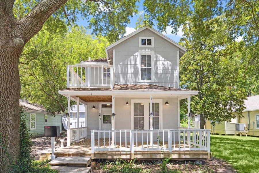 Property photo for 318 6th Avenue N, Texas City, TX