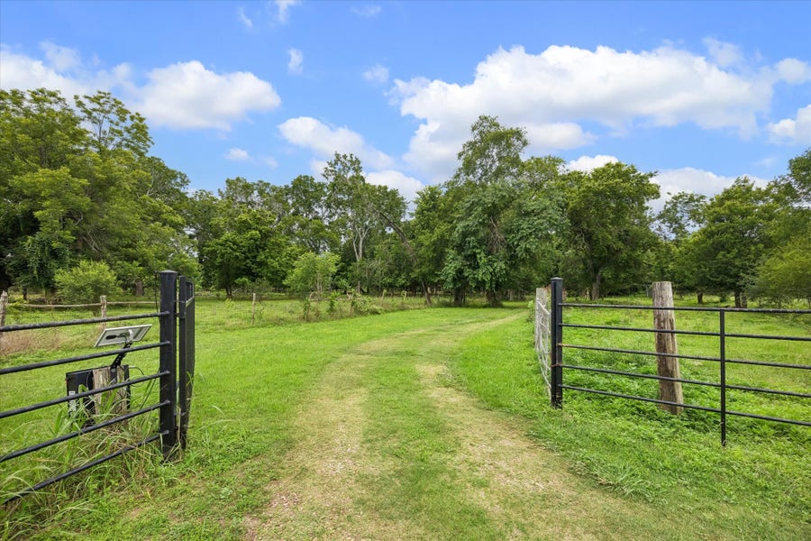 Property photo for 2511 Hartwell Road, Pattison, TX