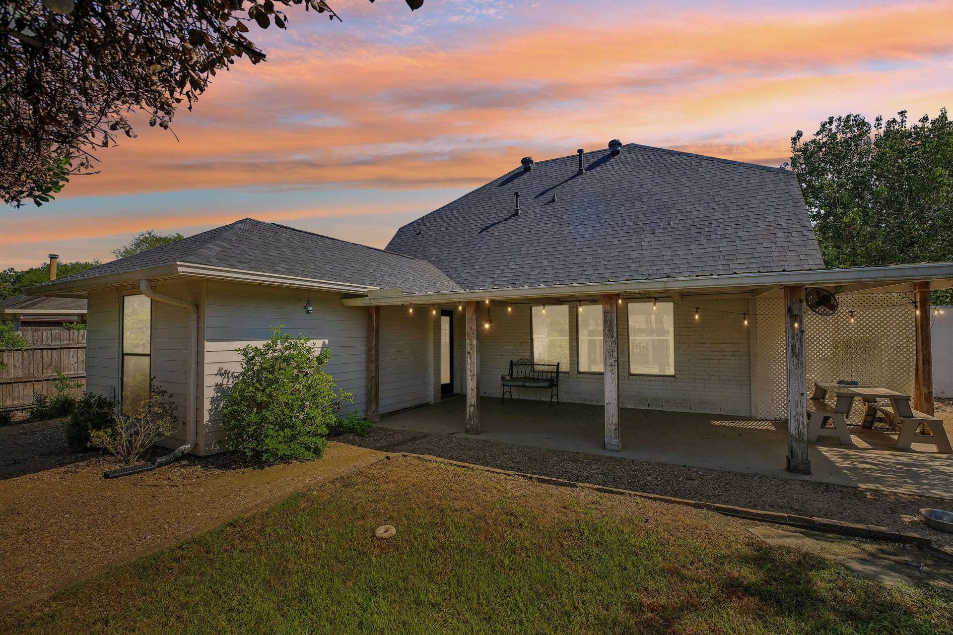 5501 Pecos Street, Dickinson, TX 77539 Enjoy the sunset or sunrise on your back patio.