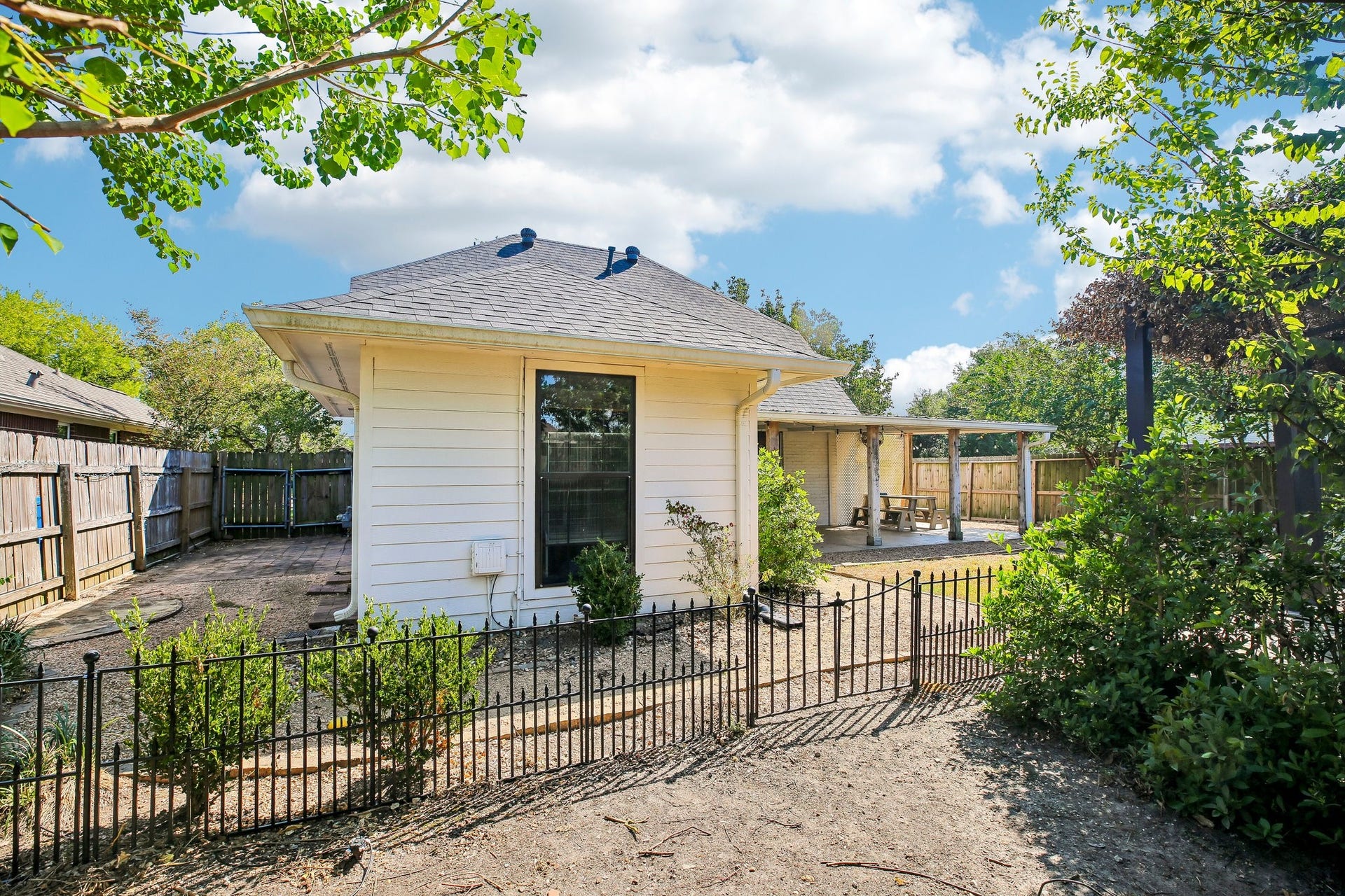 5501 Pecos Street, Dickinson, TX 77539 Fenced area for pets or for a vegetable garden.