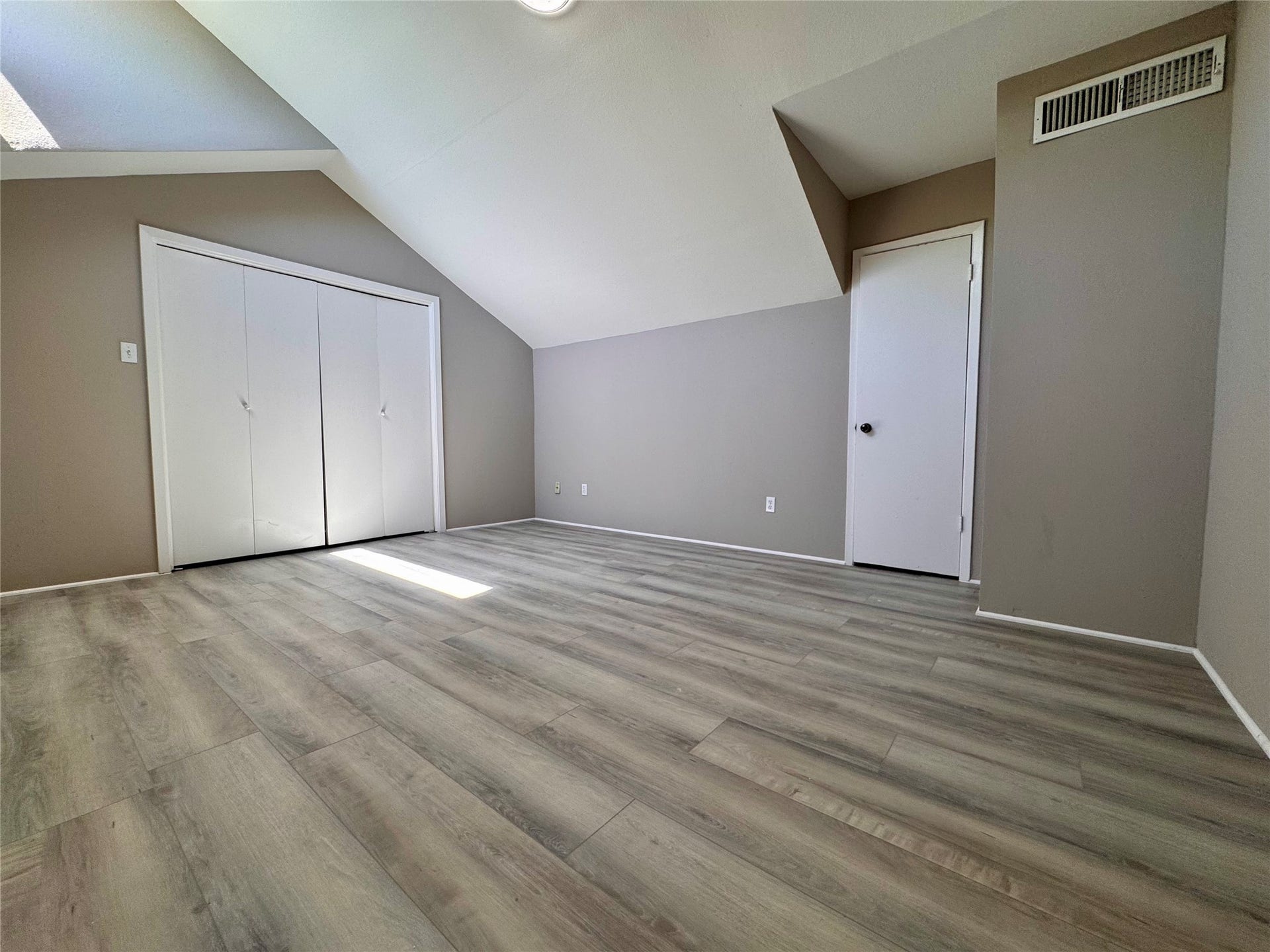 10811 Richmond Avenue, #54, Houston, TX 77042 bedroom upstair/flex space/office