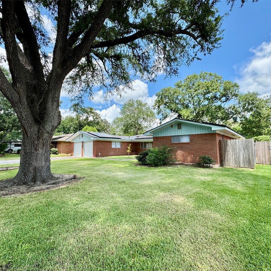 Property photo for 1701 Gillette Street, Baytown, TX