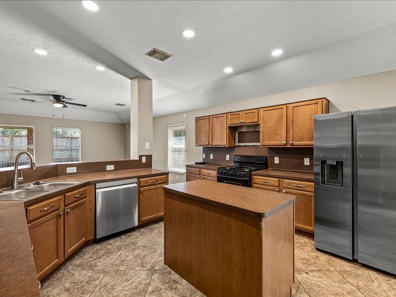 167 Rustic Colony Lane, Dickinson, TX 77539 167 Rustic Colony Lane, Dickinson, TX 77539