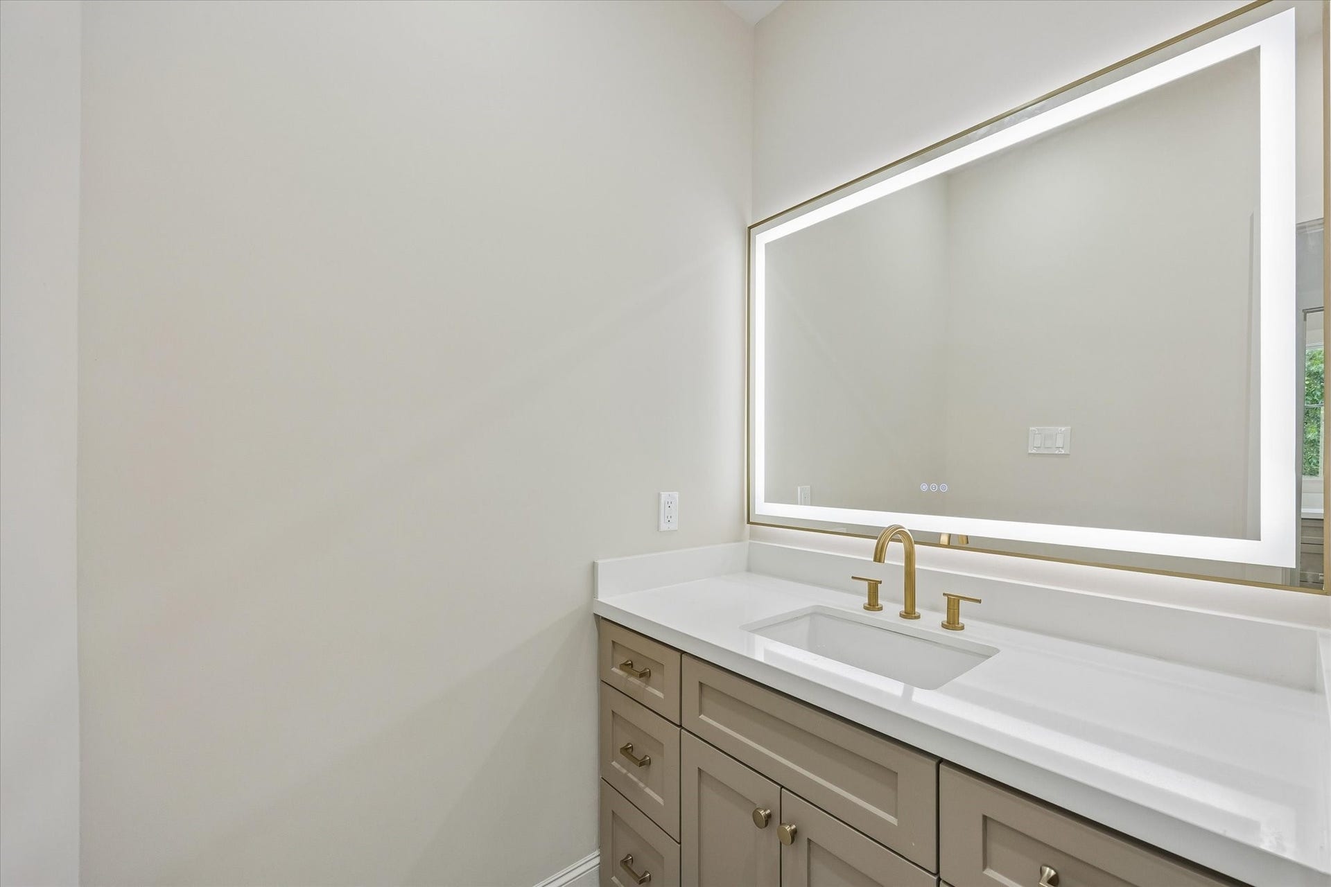 2320 North Boulevard, Houston, TX 77098 2320 North Boulevard, Houston, TX 77098