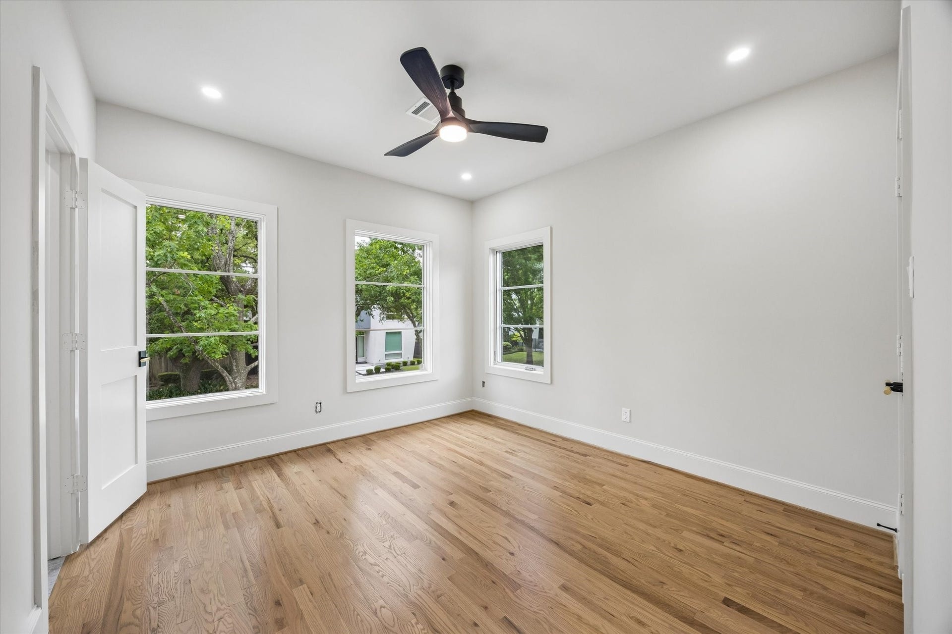 2320 North Boulevard, Houston, TX 77098 2320 North Boulevard, Houston, TX 77098