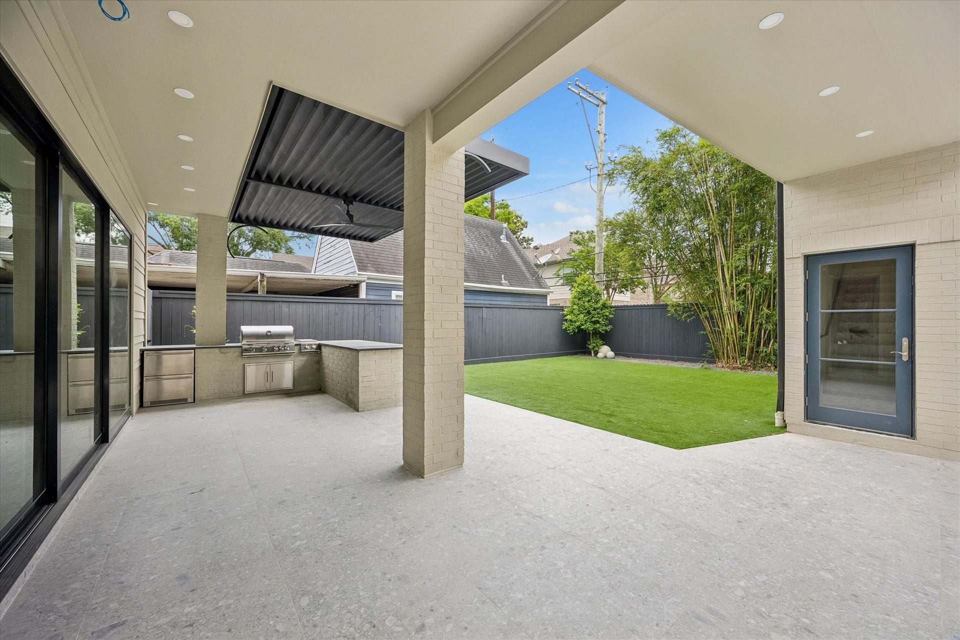 2320 North Boulevard, Houston, TX 77098 2320 North Boulevard, Houston, TX 77098