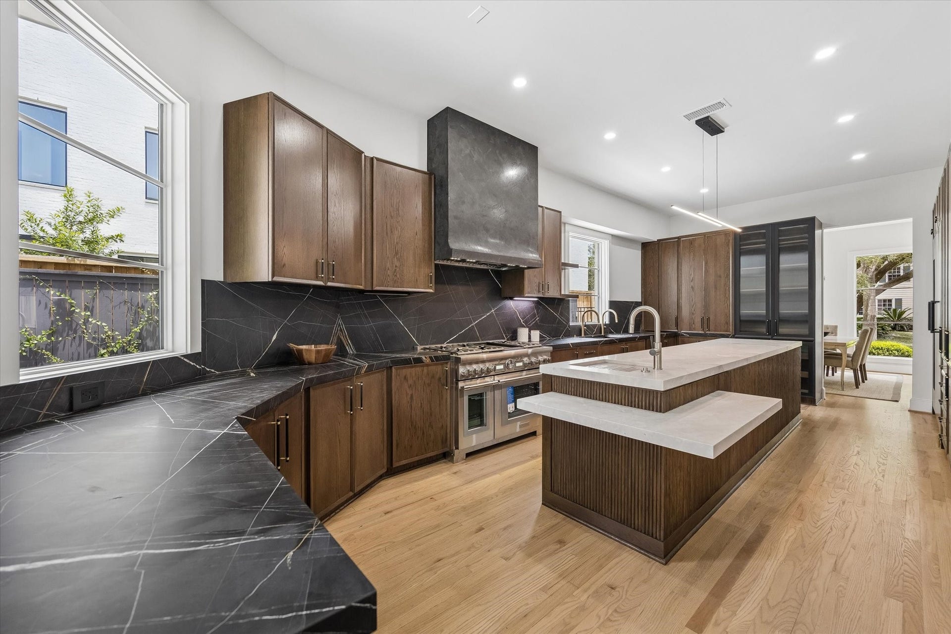 2320 North Boulevard, Houston, TX 77098 2320 North Boulevard, Houston, TX 77098