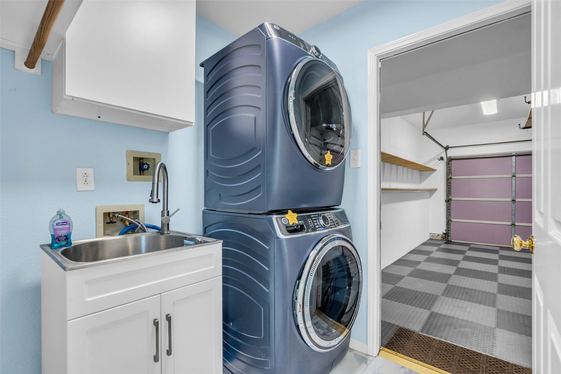 Stackable Washer & Dryer Convey
