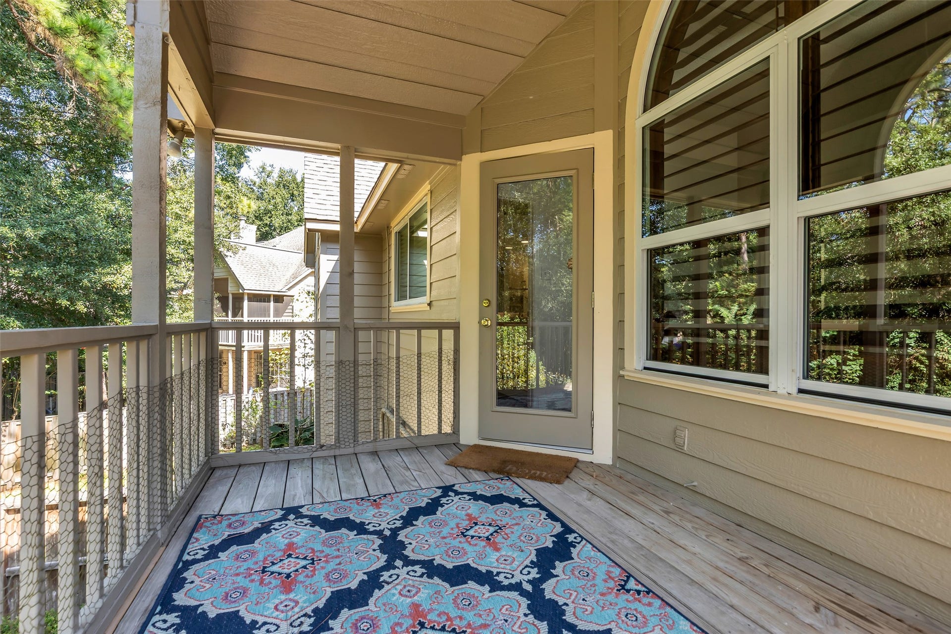 75 E Lakeridge Drive, The Woodlands, TX 77381