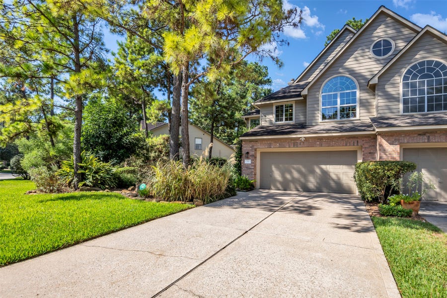 Property photo for 75 E Lakeridge Drive, The Woodlands, TX