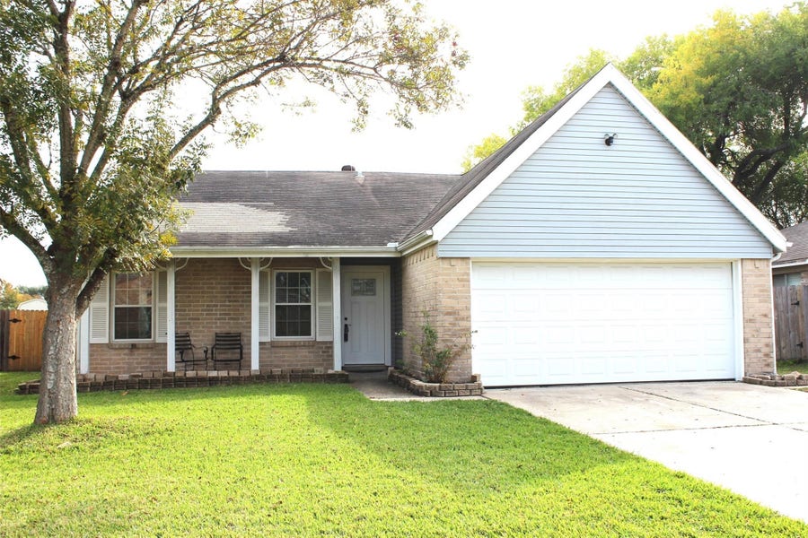 Property photo for 805 Willow Creek Drive, La Porte, TX