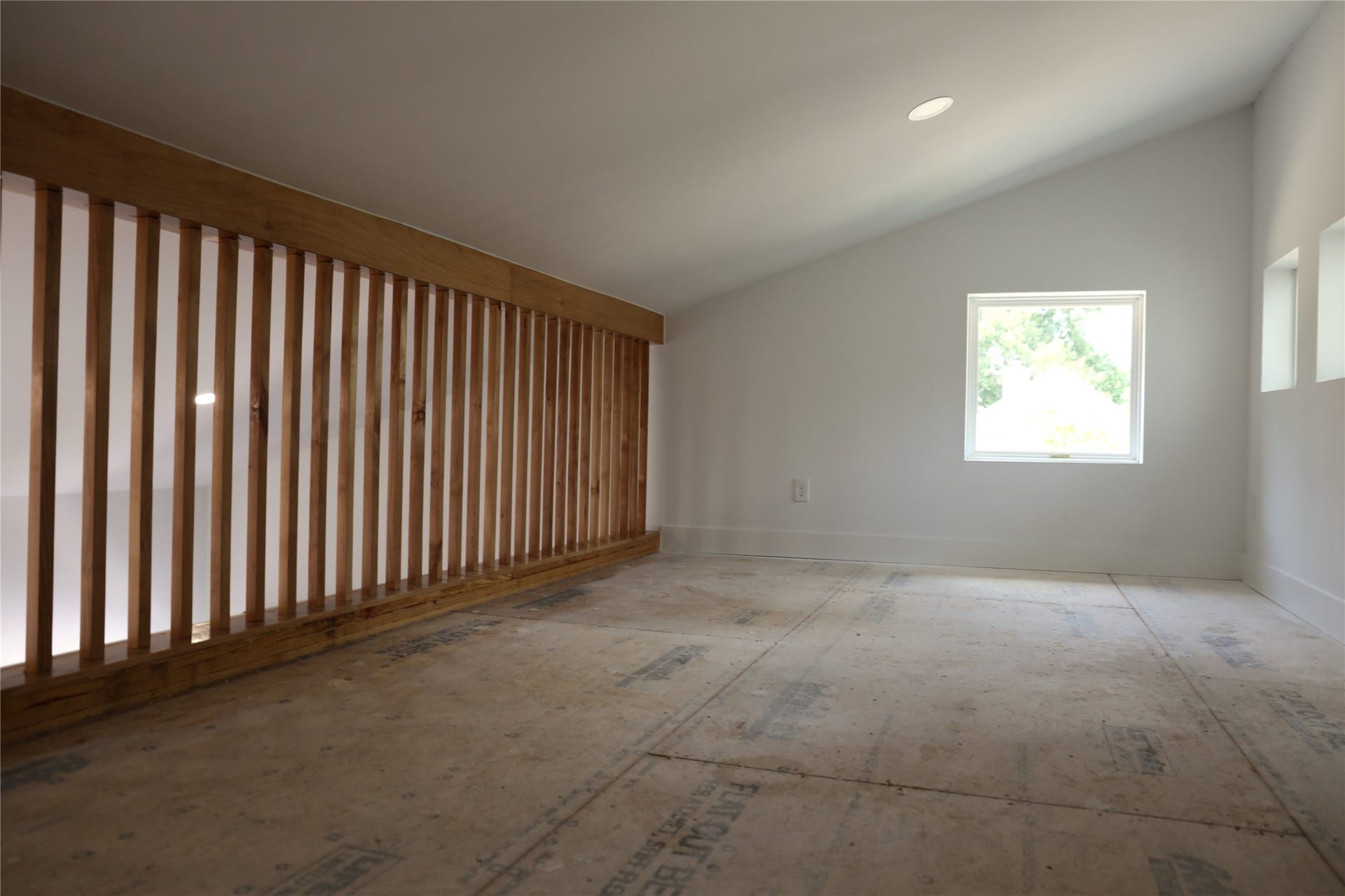 36 Winthrop Harbor S, Montgomery, TX 77356 36 Winthrop Harbor S, Montgomery, TX 77356