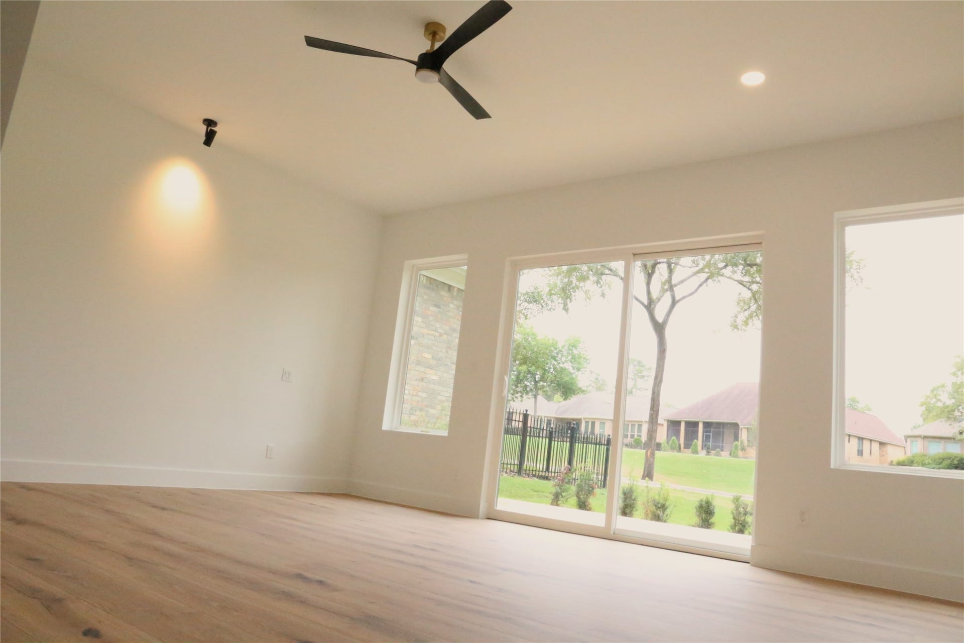 36 Winthrop Harbor S, Montgomery, TX 77356 36 Winthrop Harbor S, Montgomery, TX 77356