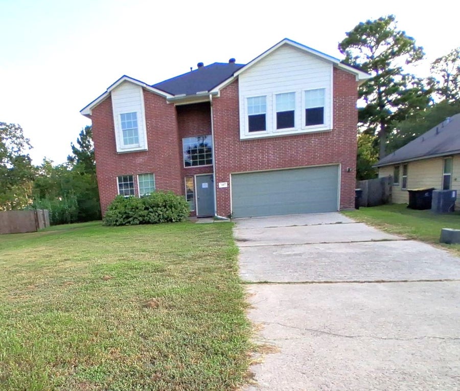 Property photo for 1007 Oak Falls Drive, Conroe, TX