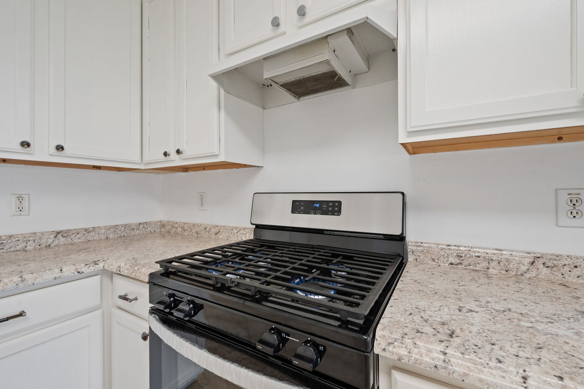 26900 Castlecliff Lane, Kingwood, TX 77339 26900 Castlecliff Lane, Kingwood, TX 77339