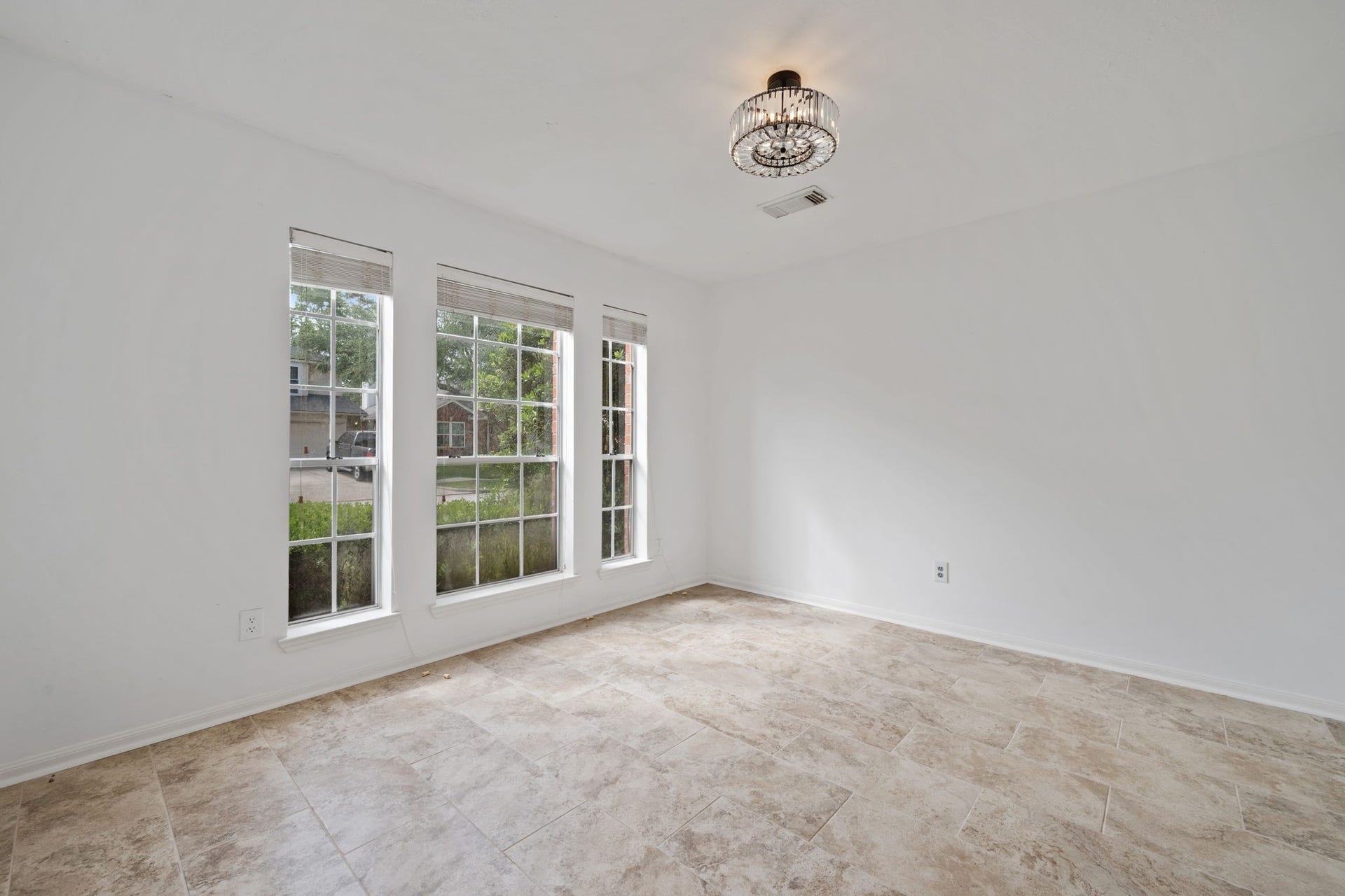 26900 Castlecliff Lane, Kingwood, TX 77339 26900 Castlecliff Lane, Kingwood, TX 77339
