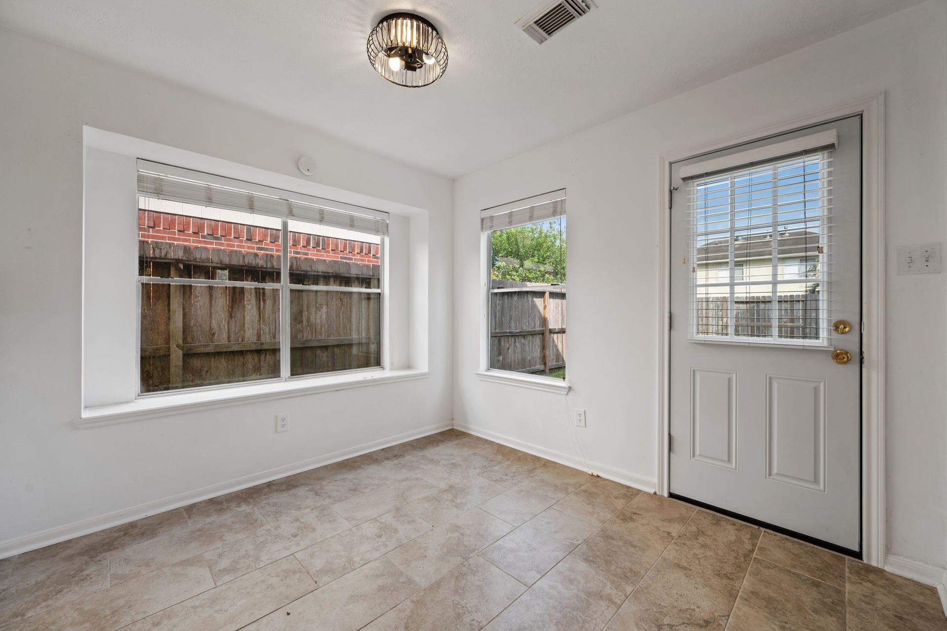 26900 Castlecliff Lane, Kingwood, TX 77339 26900 Castlecliff Lane, Kingwood, TX 77339