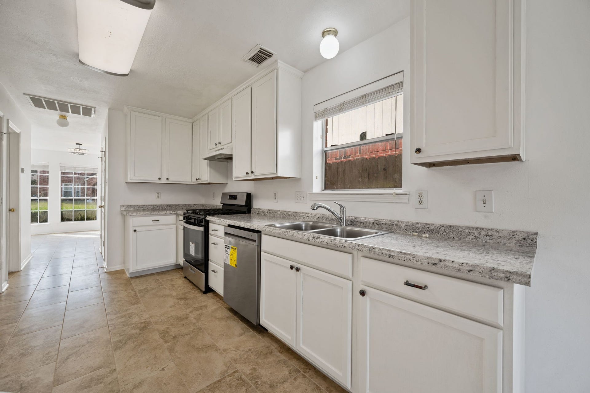 26900 Castlecliff Lane, Kingwood, TX 77339 26900 Castlecliff Lane, Kingwood, TX 77339