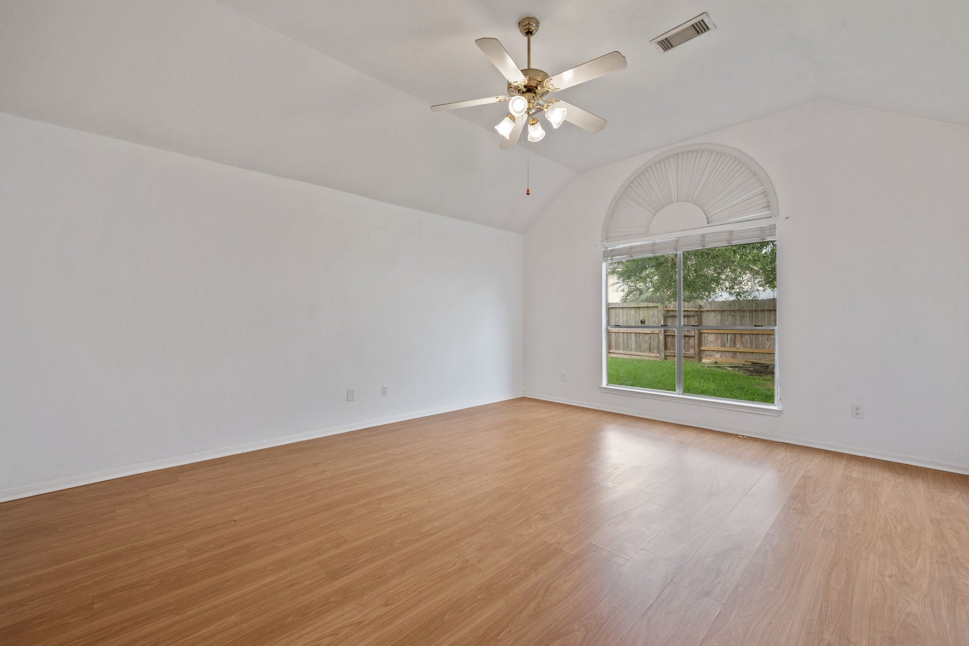 26900 Castlecliff Lane, Kingwood, TX 77339 26900 Castlecliff Lane, Kingwood, TX 77339