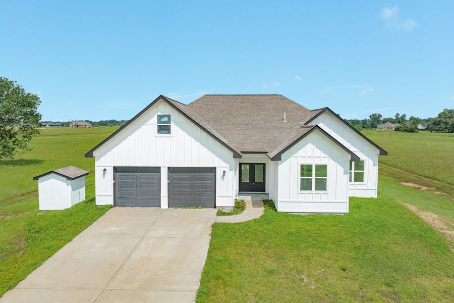 Property photo for 302 Colt Trail, Angleton, TX