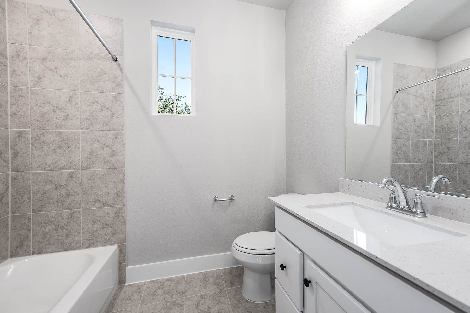 465 Wild Thicket Drive, Katy, TX 77493 Full Bathroom