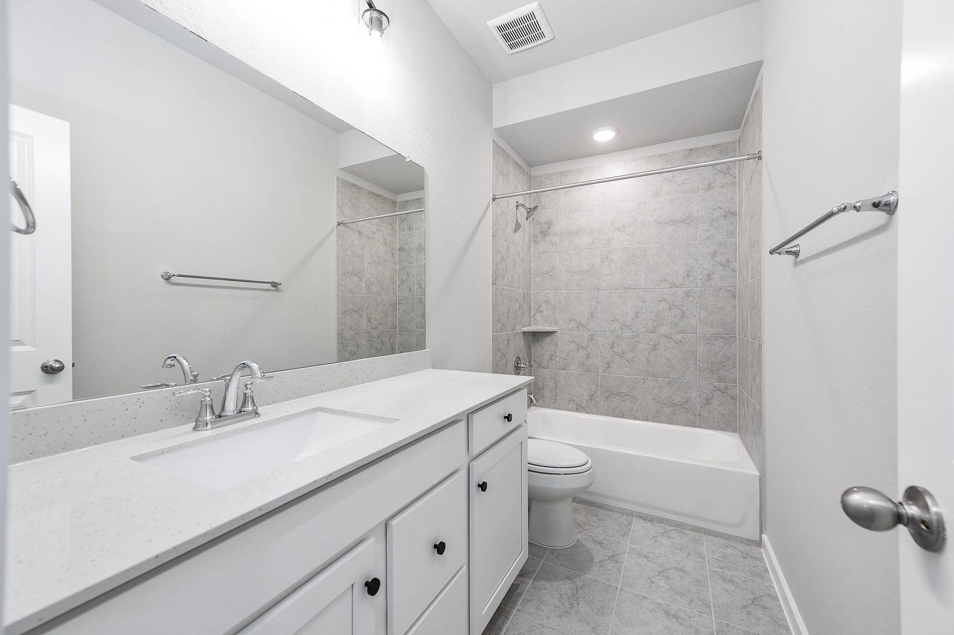 465 Wild Thicket Drive, Katy, TX 77493 Full Bathroom 3