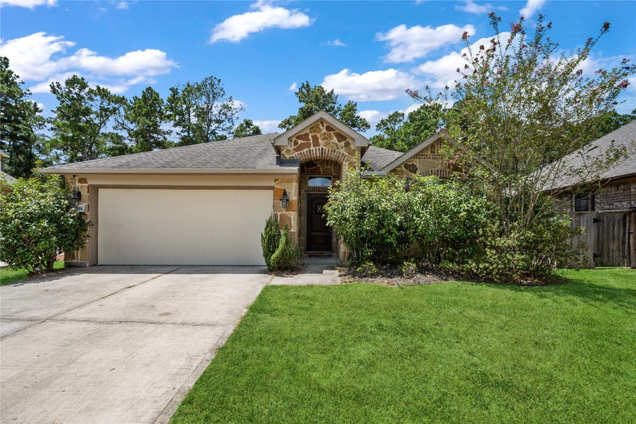 Property photo for 2818 Ridgecliff Court, Conroe, TX