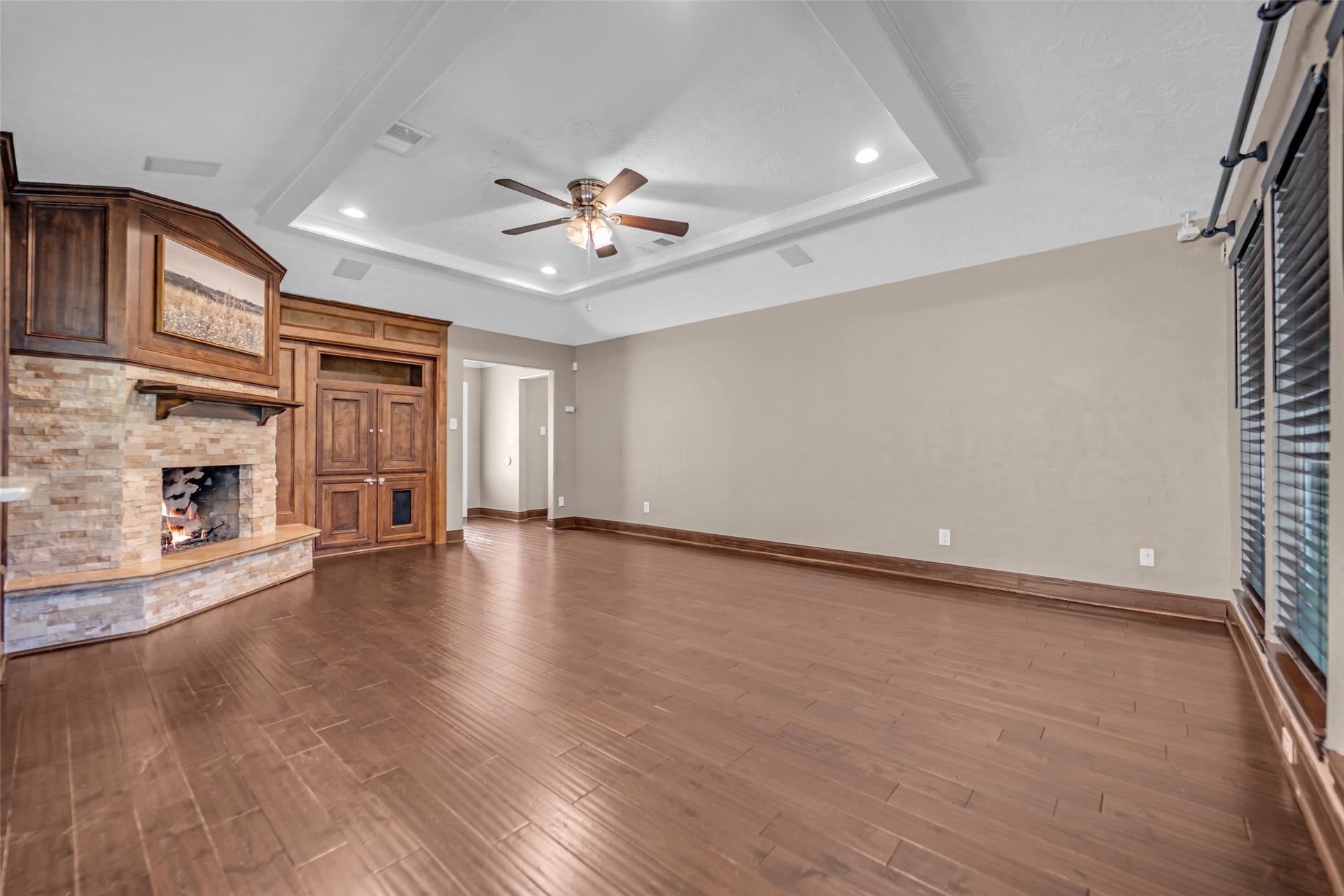 95 Paradise Valley Drive, Conroe, TX 77304