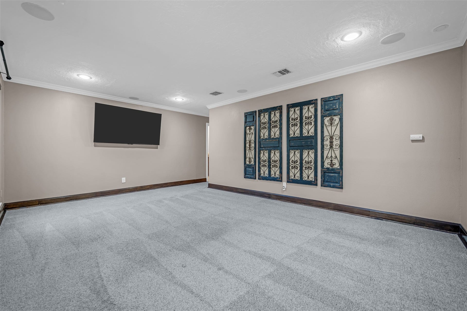 95 Paradise Valley Drive, Conroe, TX 77304