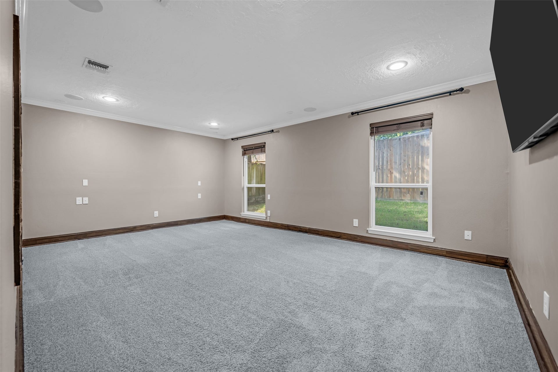 95 Paradise Valley Drive, Conroe, TX 77304