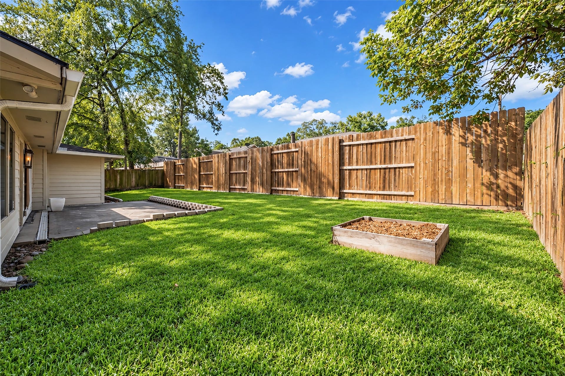 95 Paradise Valley Drive, Conroe, TX 77304