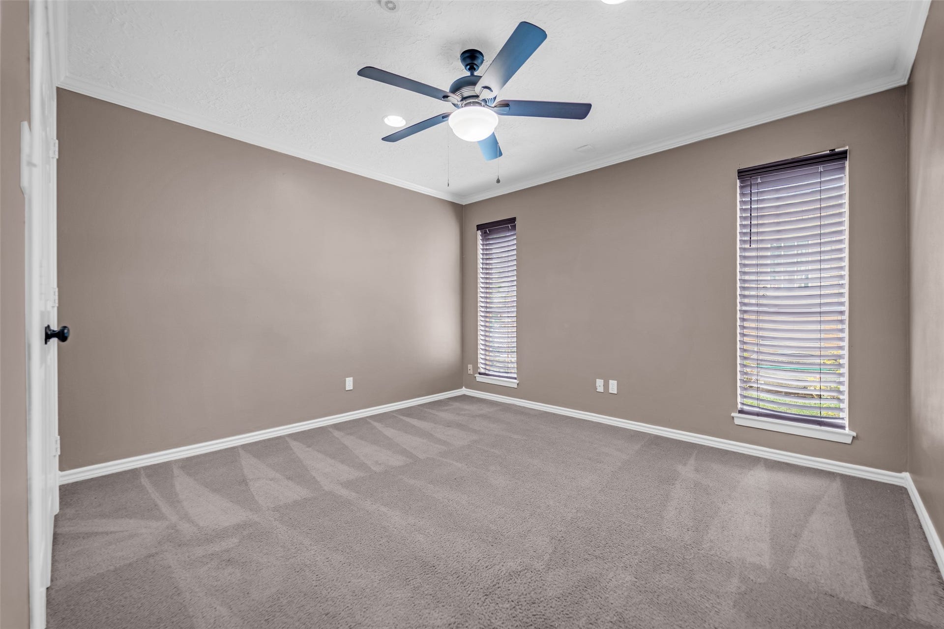 95 Paradise Valley Drive, Conroe, TX 77304