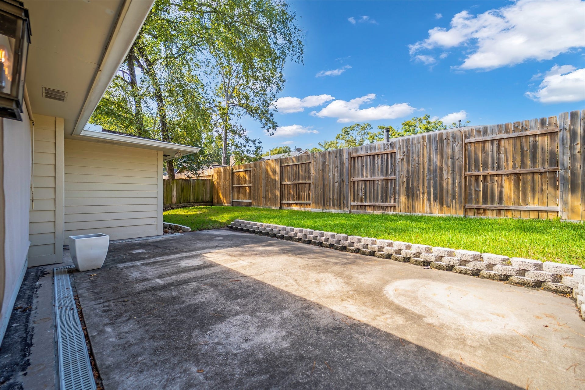 95 Paradise Valley Drive, Conroe, TX 77304