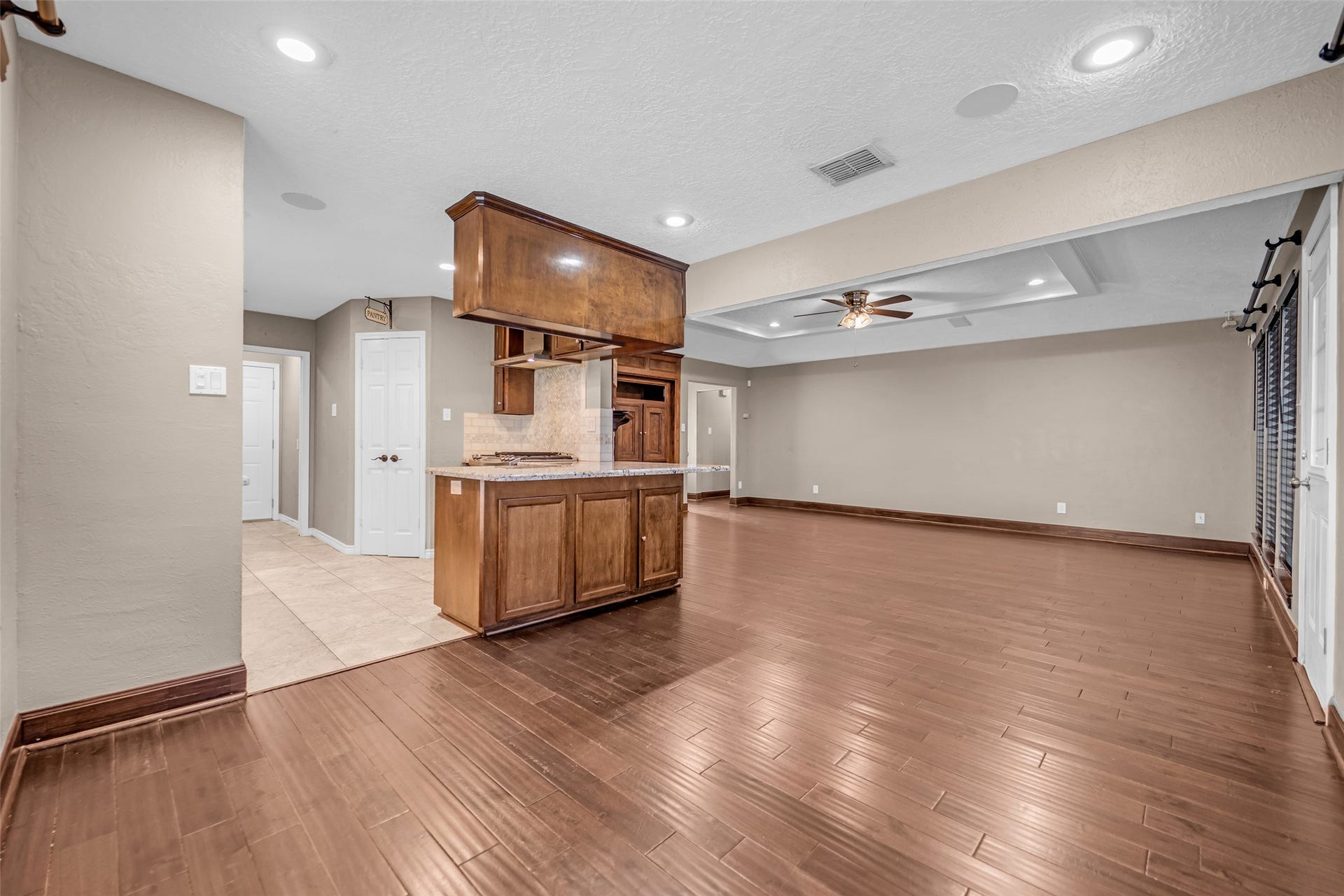 95 Paradise Valley Drive, Conroe, TX 77304