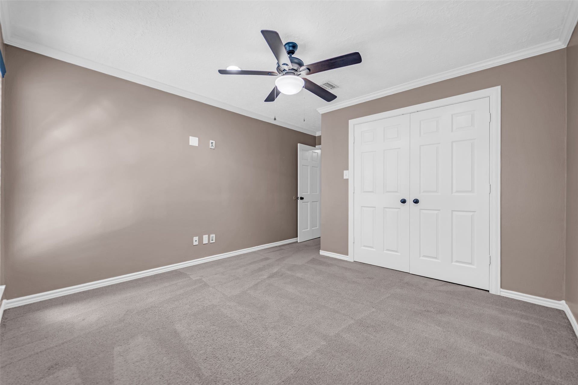 95 Paradise Valley Drive, Conroe, TX 77304