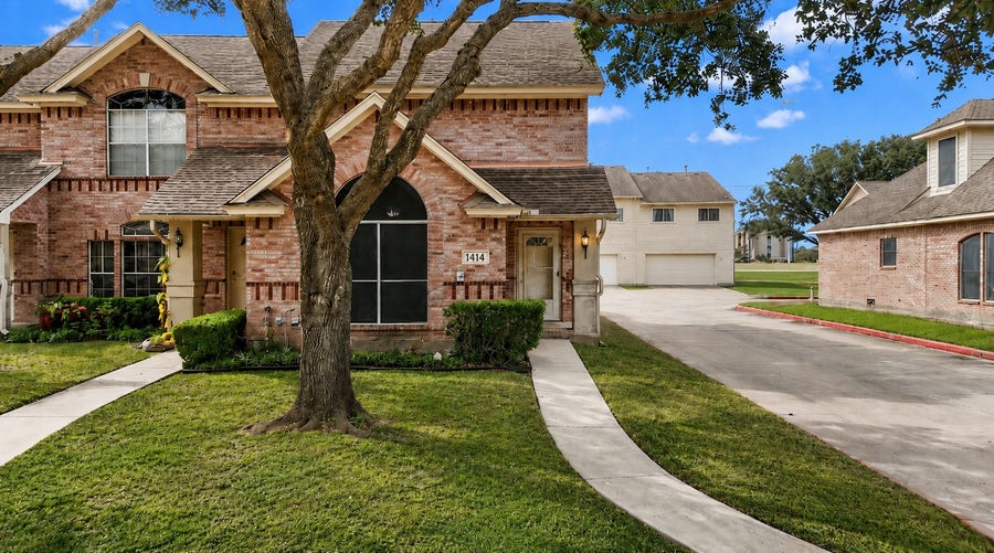 Property photo for 1414 Cypress Cove Street, La Porte, TX