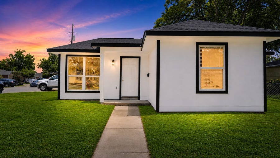 Property photo for 1206 Pinewood Lane, Pasadena, TX