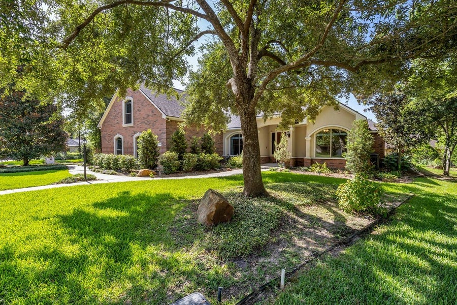 Property photo for 110 April Waters Drive W, Montgomery, TX
