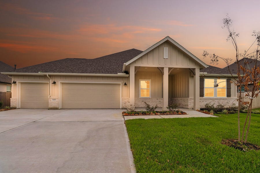 Property photo for 11402 Old Fashion Circle, Mont Belvieu, TX