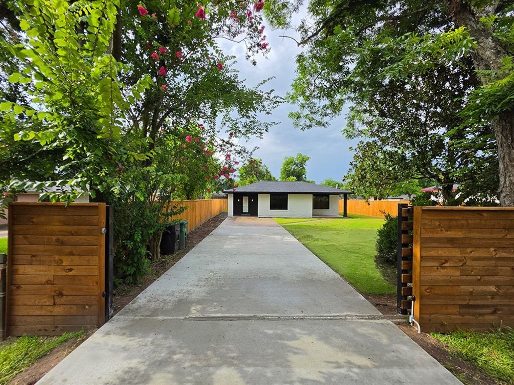906 Dewalt Street, Houston, TX 77088 906 Dewalt Street, Houston, TX 77088