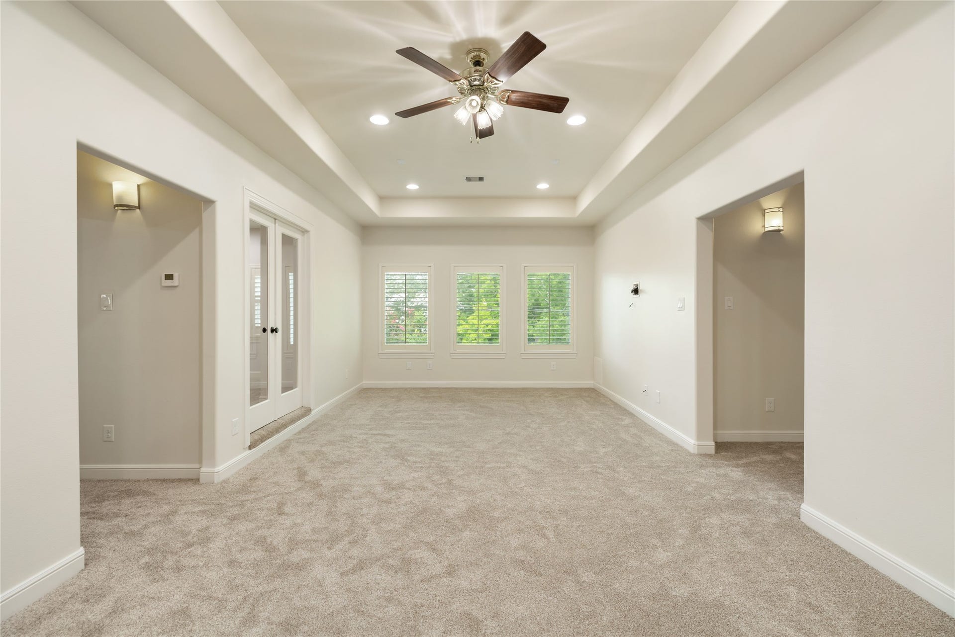 Upstairs game room or second living room with new carpet